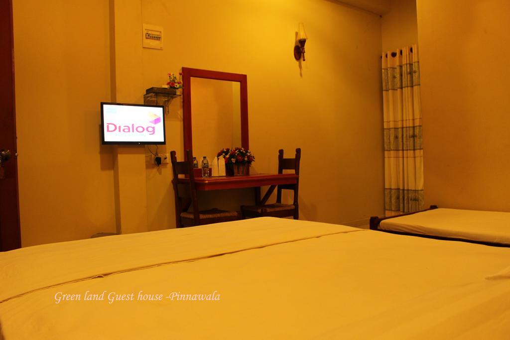 Green Land Guest House Пинавала Екстериор снимка