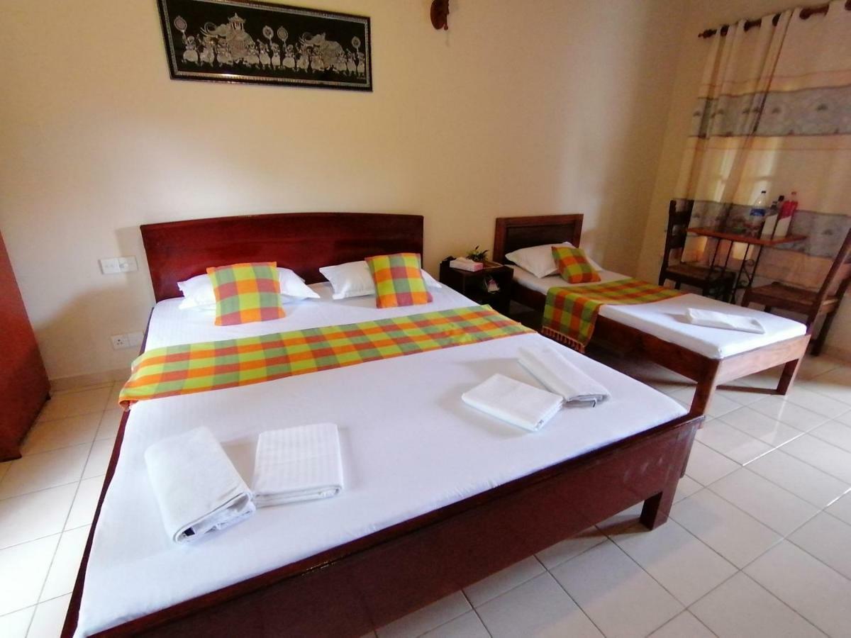 Green Land Guest House Пинавала Екстериор снимка
